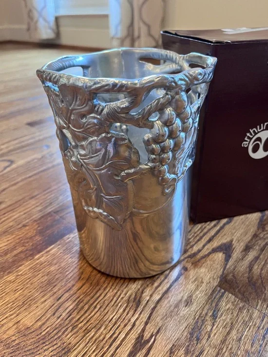 Arthur Court Grapes Pattern Utensil Holder 2002 - Picture 6 of 8